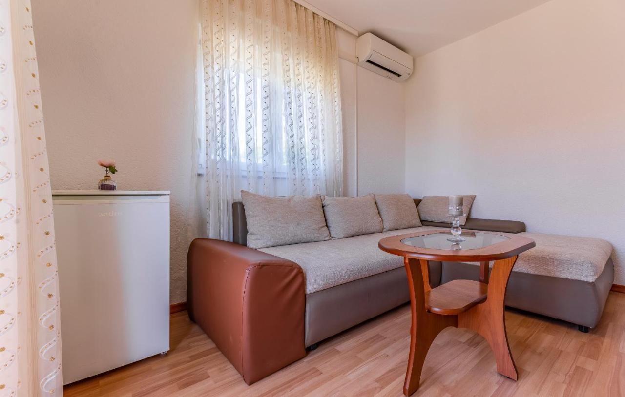 Rooms Giovanni Medulin Exterior photo